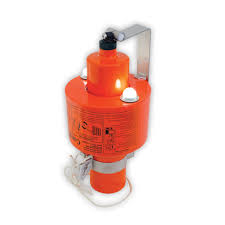 Comet dimni plutajući signal sa svjetlom i nosačem SKU: 9990204<br />JM: kom pak.: 2 min: 1