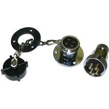 Utičnica četveropolna s pvc poklopcem 3A SKU: 99784<br />JM: kom pak.: 50 min: 1