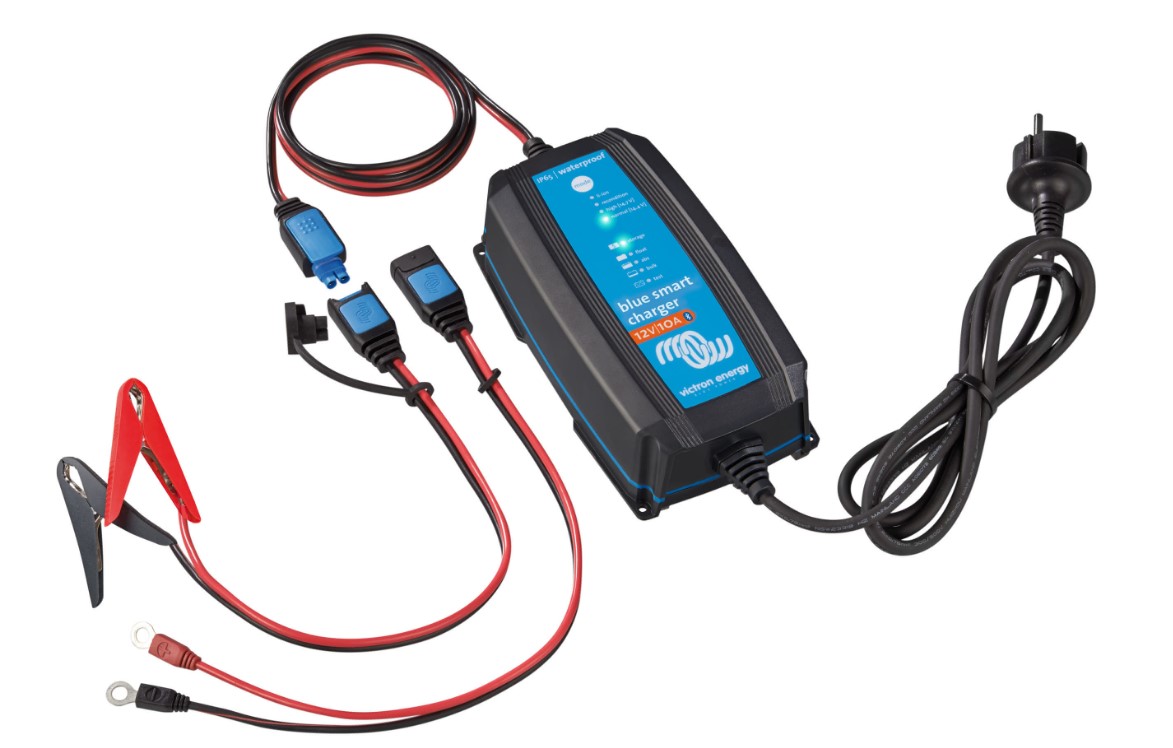 VICTRON punjač BlueSmart 12V 10A, IP65 SKU: 880004<br />JM: kom pak.: 1 min: 1