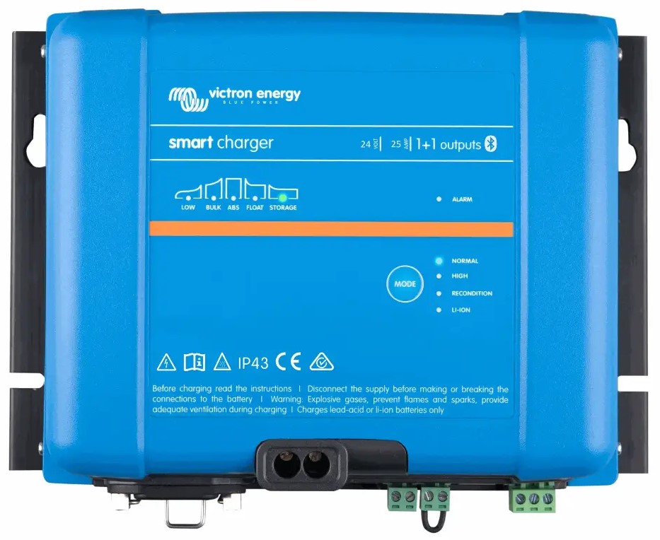 VICTRON punjač Phoenix Smart 24V 25A, IP43, (1+1) SKU: 41818<br />JM: kom pak.: 1 min: 1