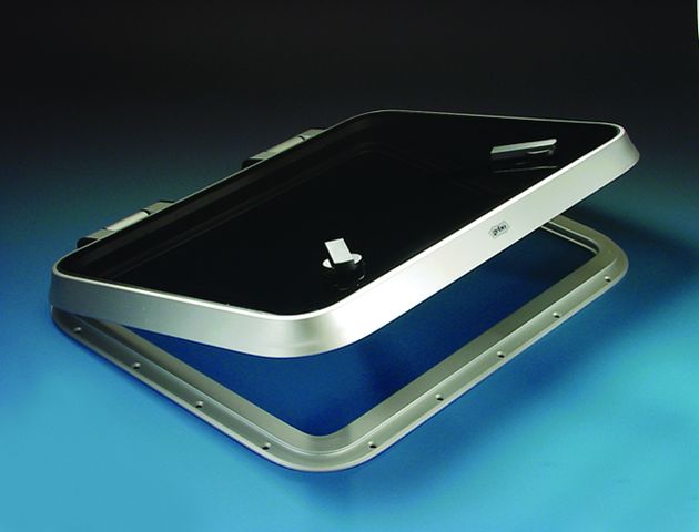 Palubni prozor bez prirubnice,vanjske dim. 560x560 SKU: 70029<br />JM: kom pak.: 1 min: 1