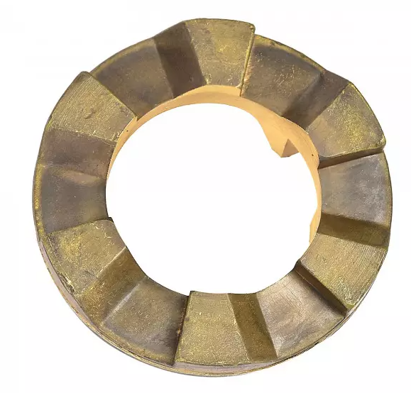 Stražna spojka za el. vitlo Lofrans Tigres #341 SKU: 631798<br />JM: kom pak.: 1 min: 1